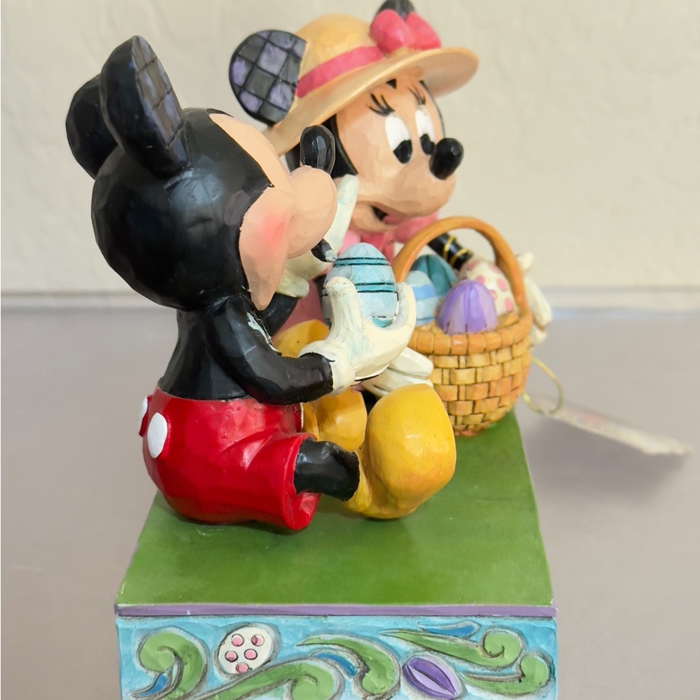 Jim Shore Disney Traditions Mickey & Minnie Mouse Easter Artistry 6008319 (1488) - Picture 10 of 16